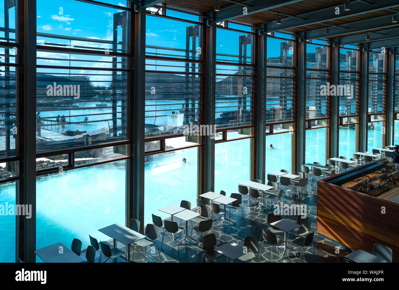 Grindavic, Islanda - 31 Maggio 2019: Laguna Blu geotermia Hot Spring Resort, il ristorante sulla piscina Foto Stock