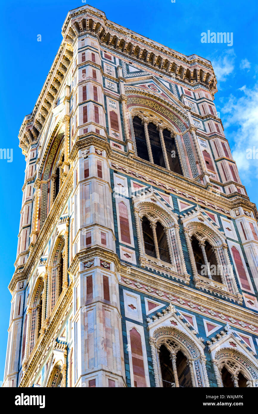 Il Campanile di Giotto Campanile, Firenze, Italia. Giotto iniziato il campanile nel trecento, finito 1400. Giotto è uno dei padri fondatori del Rinascimento italiano. Foto Stock