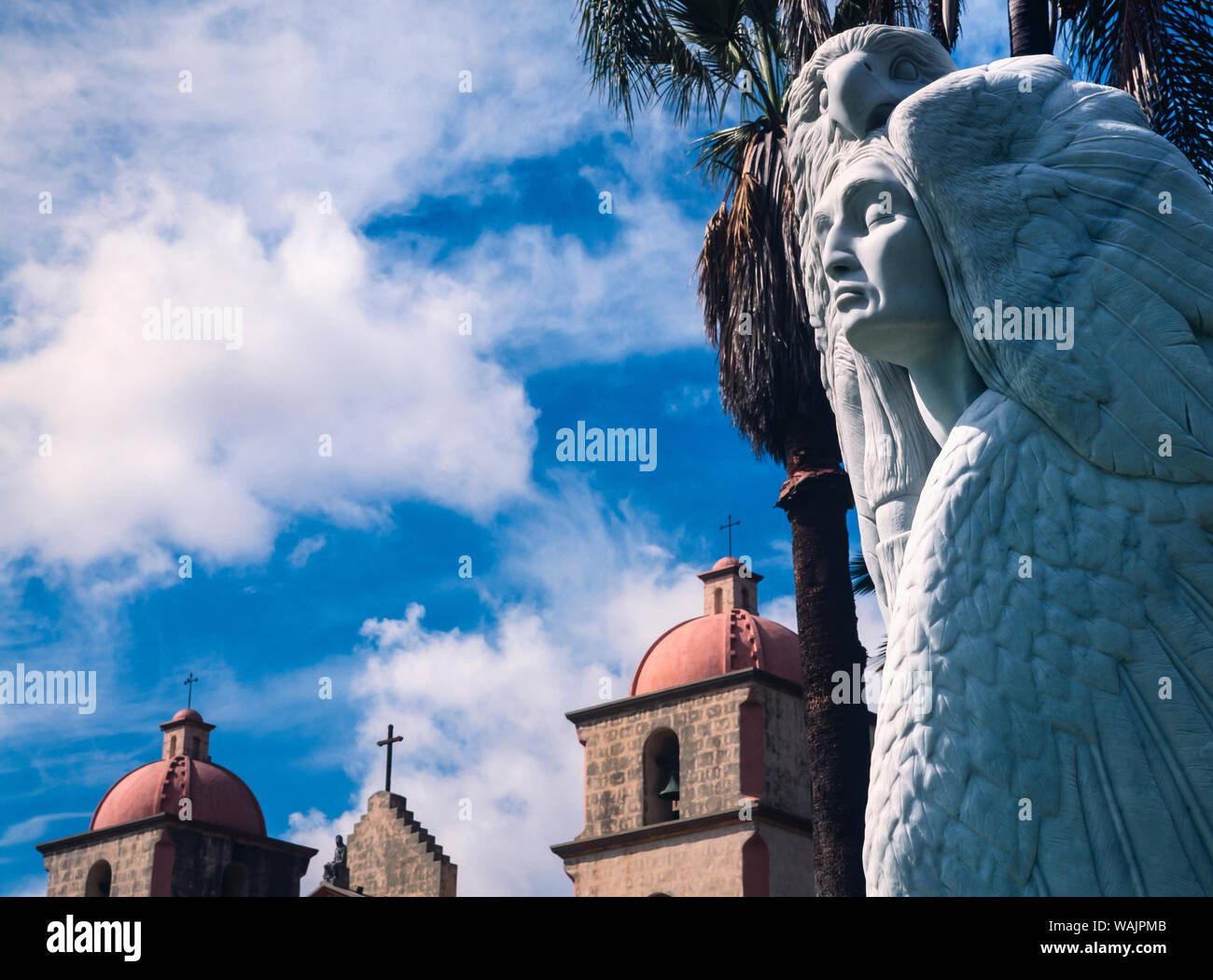 Una scultura in viaggio da Francesco Jansen, trasformazione attraverso il perdono, Santa Barbara Mission, California Foto Stock