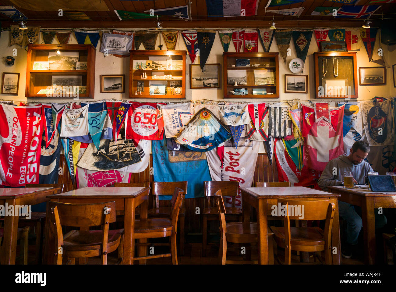 Portogallo Azzorre, l'isola di Faial, Horta. Peter Cafe Sport, marinai famosi bar e ristorante Foto Stock