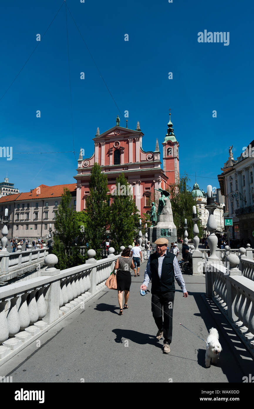 Chiesa francescana dell'Annunciazione e ponte triplo, Lubiana, Slovenia. Foto Stock