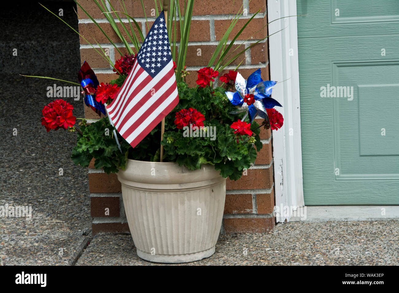 Il 4 luglio le decorazioni, bandiera, whirligigs, Portland, Oregon, Stati Uniti d'America. Foto Stock