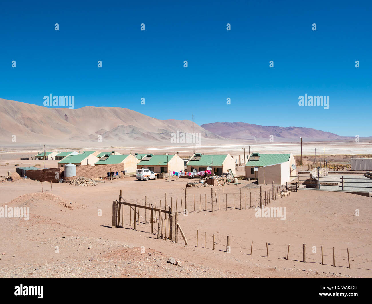 Tolar Grande villaggio, vicino al Salar de Arizaro distesa di sale. Sud America, Argentina (solo uso editoriale) Foto Stock