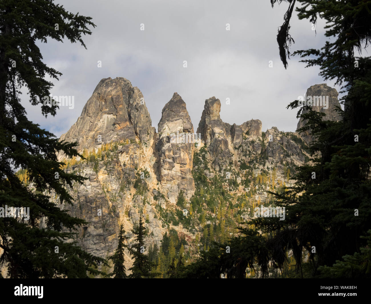 Stati Uniti d'America, nello Stato di Washington. Okanogan-Wenatchee National Forest, Liberty Bell, Concord e Lexington Torri Foto Stock