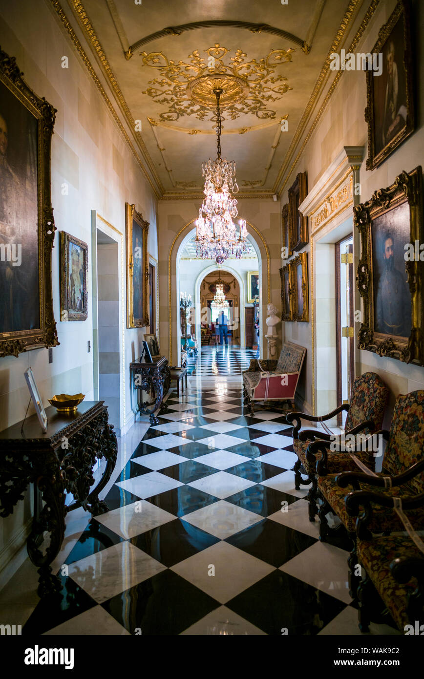 Stati Uniti d'America, Delaware, Wilmington. Nemours station wagon, ex casa dell'industriale Alfred I. DuPont e famiglia. Il Nemours Mansion corridoio Foto Stock