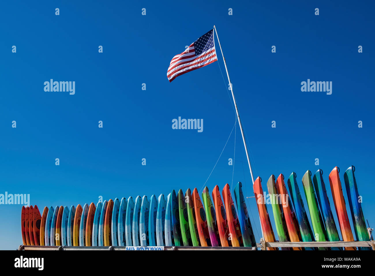 Kayaks impilati su un Beach, Florida, Stati Uniti d'America Foto Stock