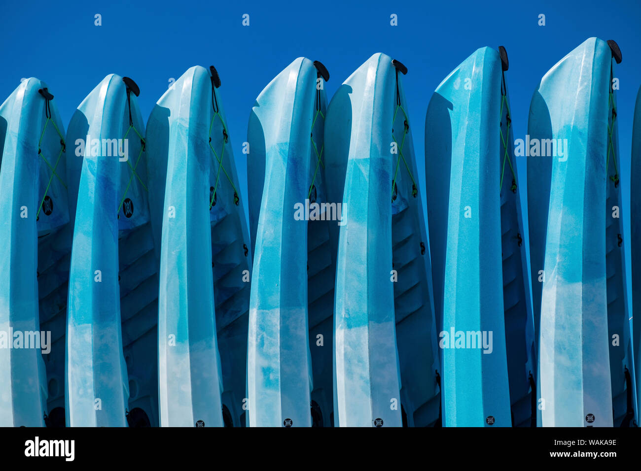 Kayaks impilati su un Beach, Florida, Stati Uniti d'America Foto Stock