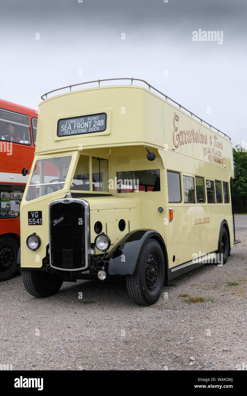 1933 contee orientali azionato Bristol GJW corpo Weymann open top double decker bus. Foto Stock