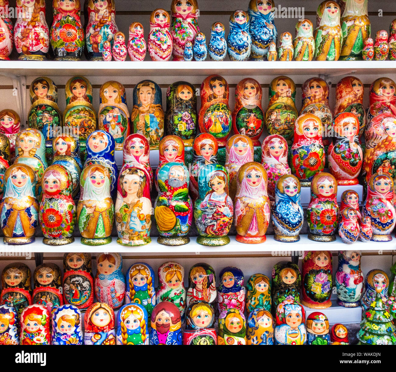 Tradizionale russo bambole di nidificazione o matrioska, in vendita a San Pietroburgo - Russia Foto Stock