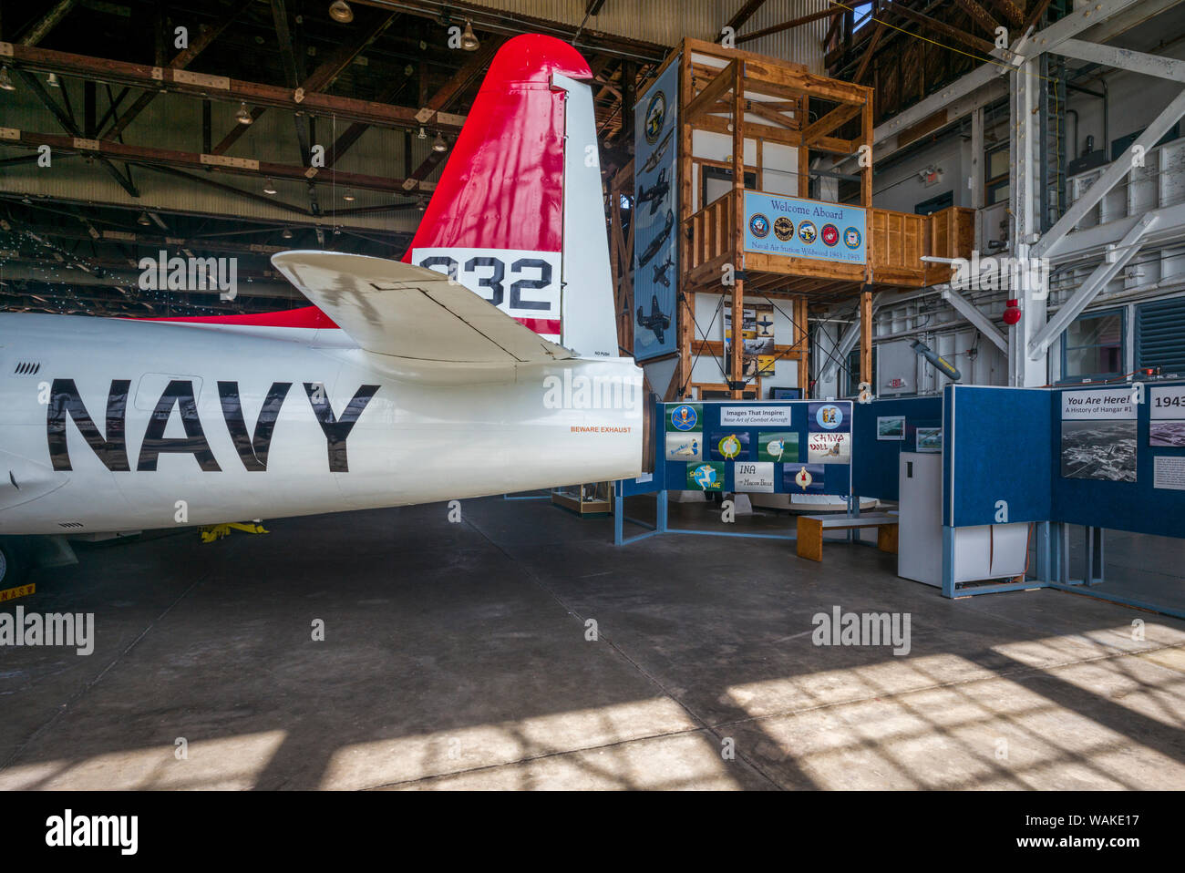 Stati Uniti d'America, New Jersey, Rio Grande. Naval Air Station Wildwood Aviation Museum, US Navy jet fighters in hangar (solo uso editoriale) Foto Stock