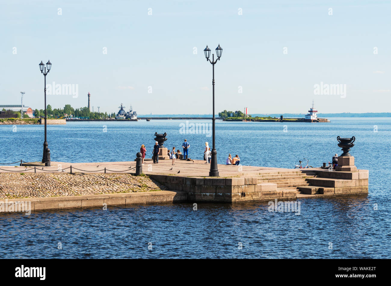 Il terrapieno di Kronstadt, una città-fortezza costruita da Pietro il Grande a proteggere San Pietroburgo da nemici, Russia Foto Stock