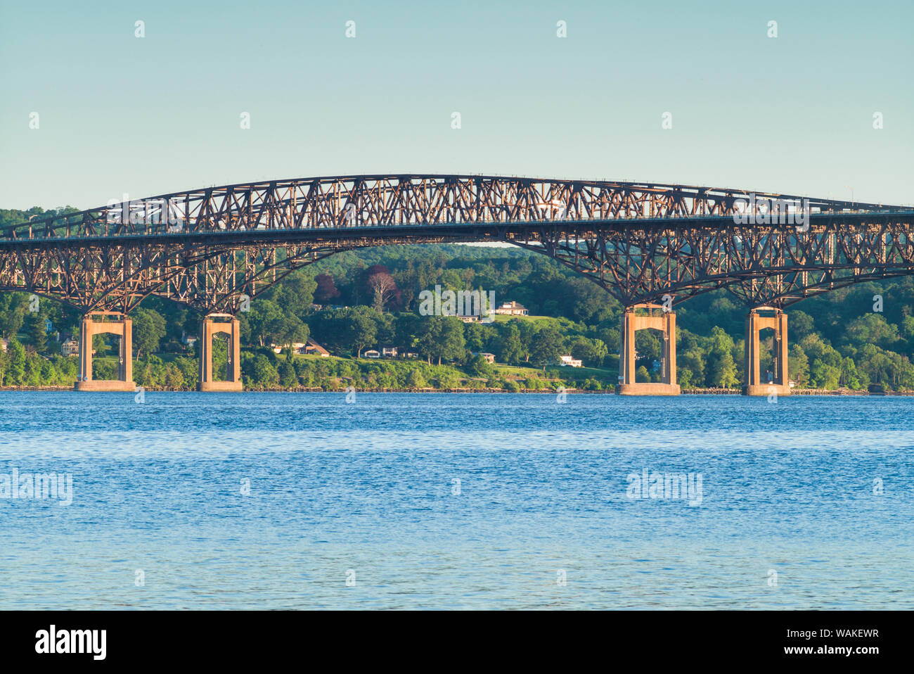 Stati Uniti d'America, New York, il faro a luce rotante. Faro ponte sopra il fiume Hudson Foto Stock