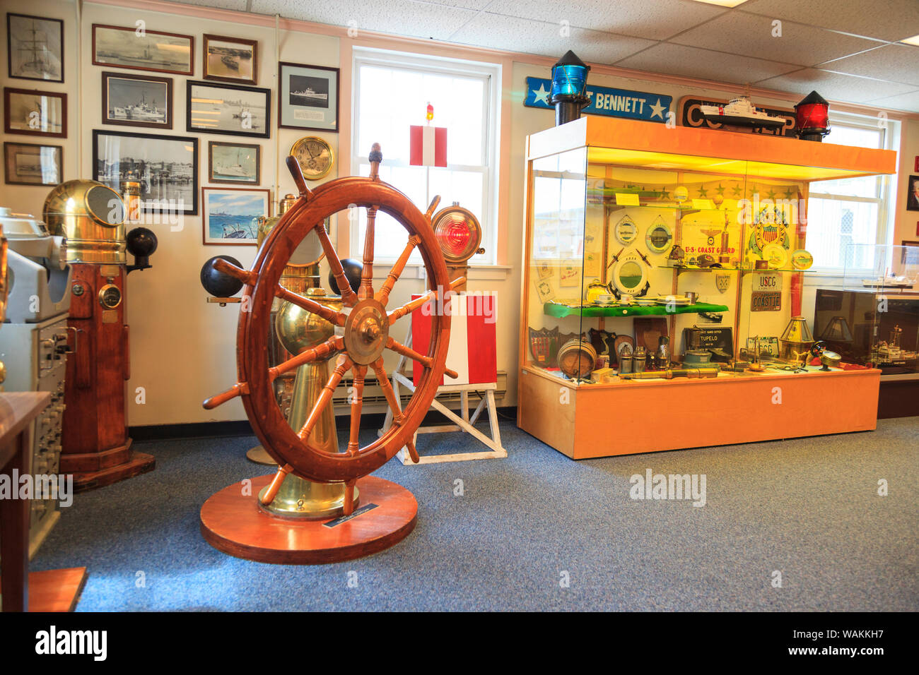 Coast Guard Museum, Pier 36, museo marittimo su Elliott Bay situato sulla proprietà della Guardia Costiera di Seattle, nello Stato di Washington, USA (solo uso editoriale) Foto Stock