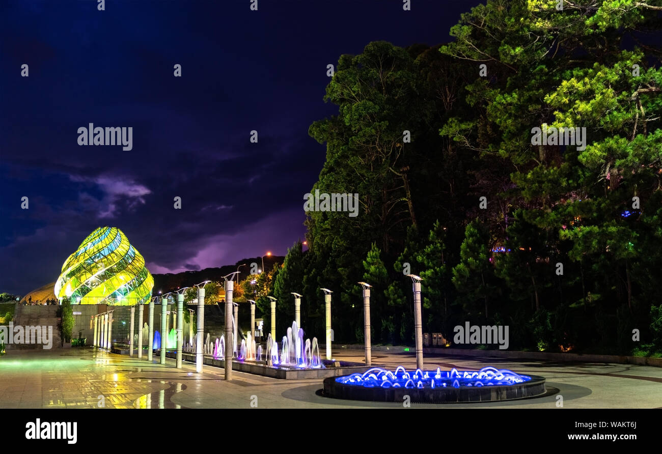 Fontane nel centro della città di Da Lat, Vietnam Foto Stock