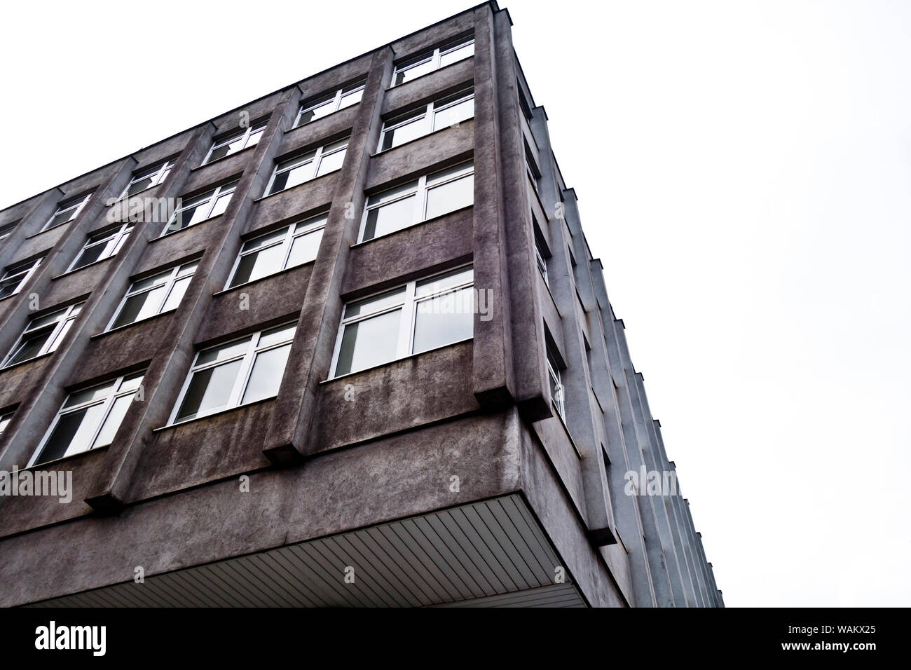 Edificio in stile costruttivista dell'epoca comunista della Cecoslovacchia Foto Stock