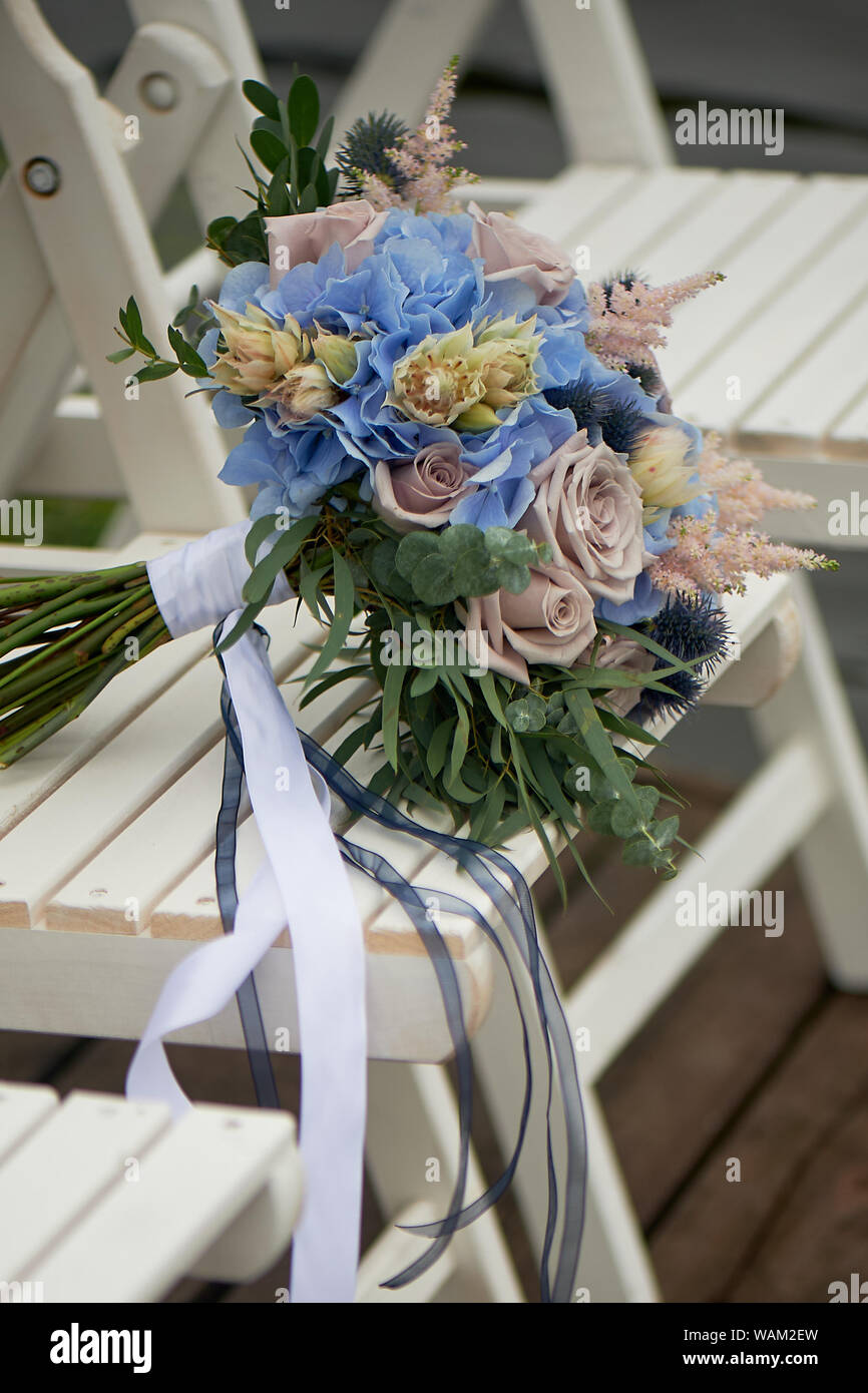 XINNI Bouquet Da Sposa In Raso Azzurro Con Strass E Perle – 26 Cm, Manico Con Fenice – Regalo Matrimonio