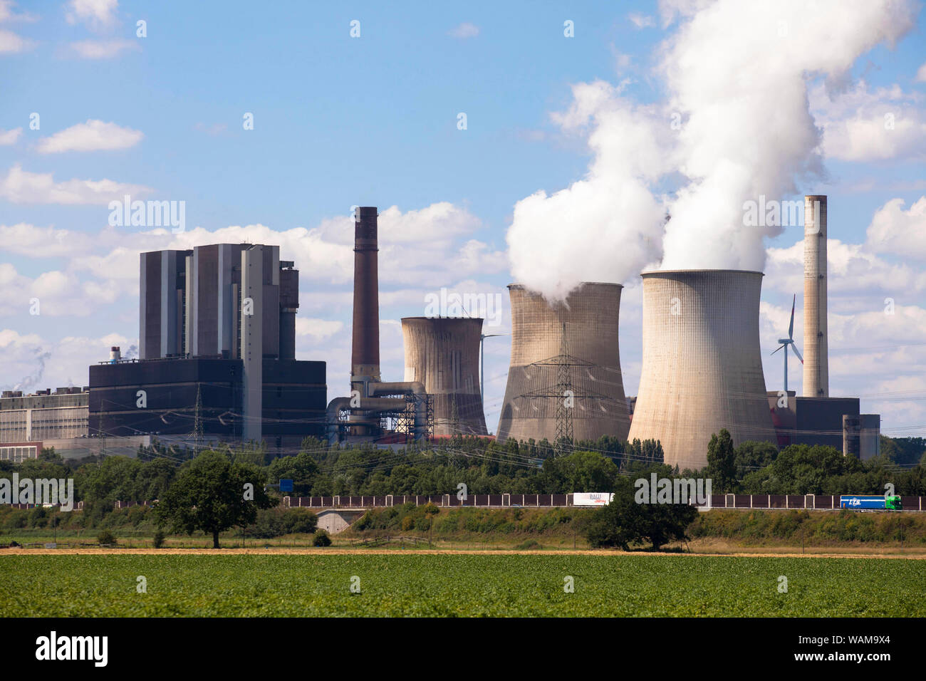 Alimentato a lignite power plant Weisweiler in Eschweiler-Weisweiler, Renania settentrionale-Vestfalia, Germania. das Braunkohlekraftwerk Weisweiler di Eschweiler- Foto Stock
