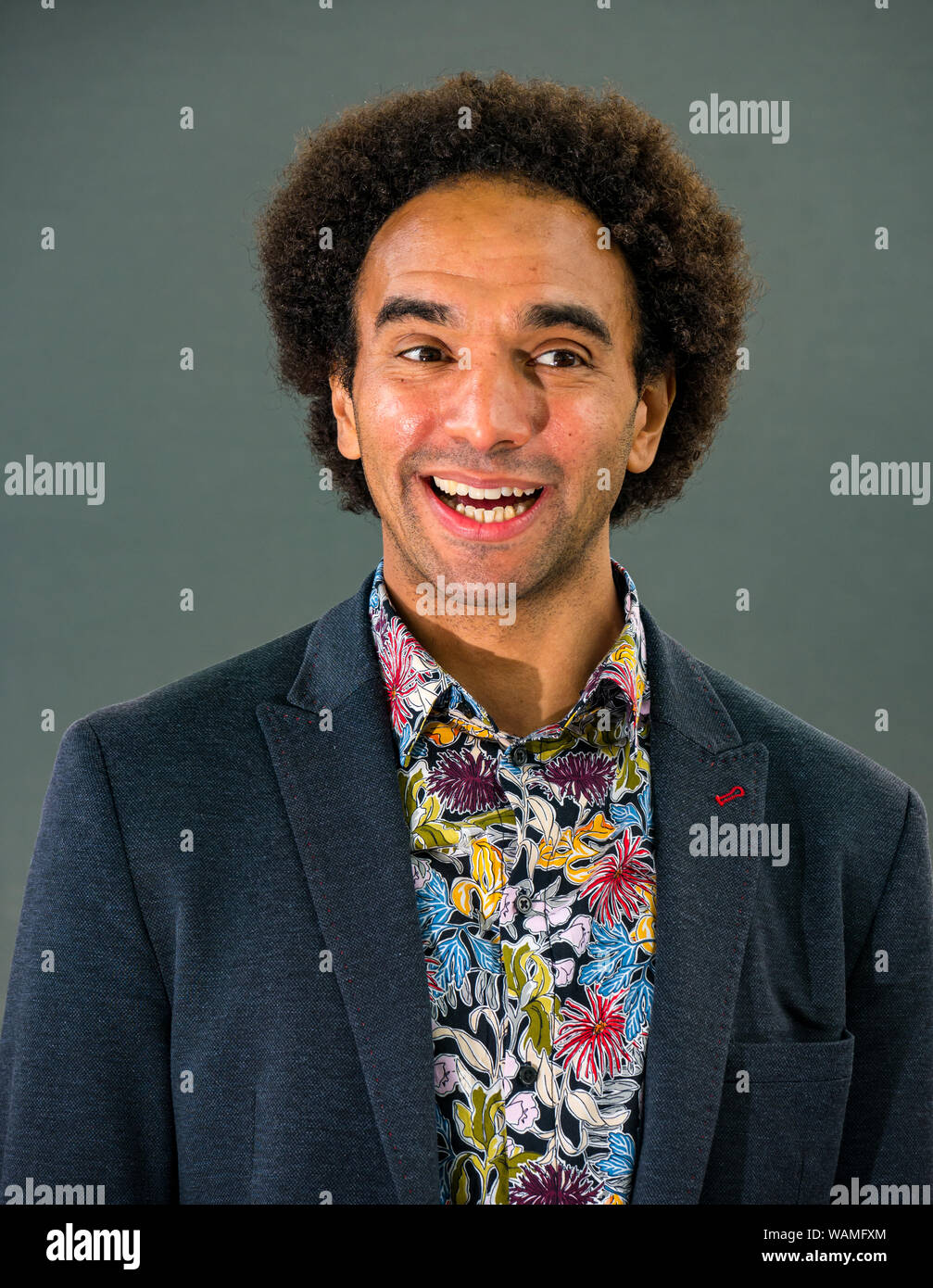 Edimburgo, Scozia, Regno Unito, 21 agosto 2019. Edinburgh International Book Festival. Nella foto: Giuseppe Coelho, premiato poeta, tiene una sessione per i bambini presso il book festival oggi, incoraggiandoli ad affrontare i grandi problemi come la perdita e altre emozioni Foto Stock