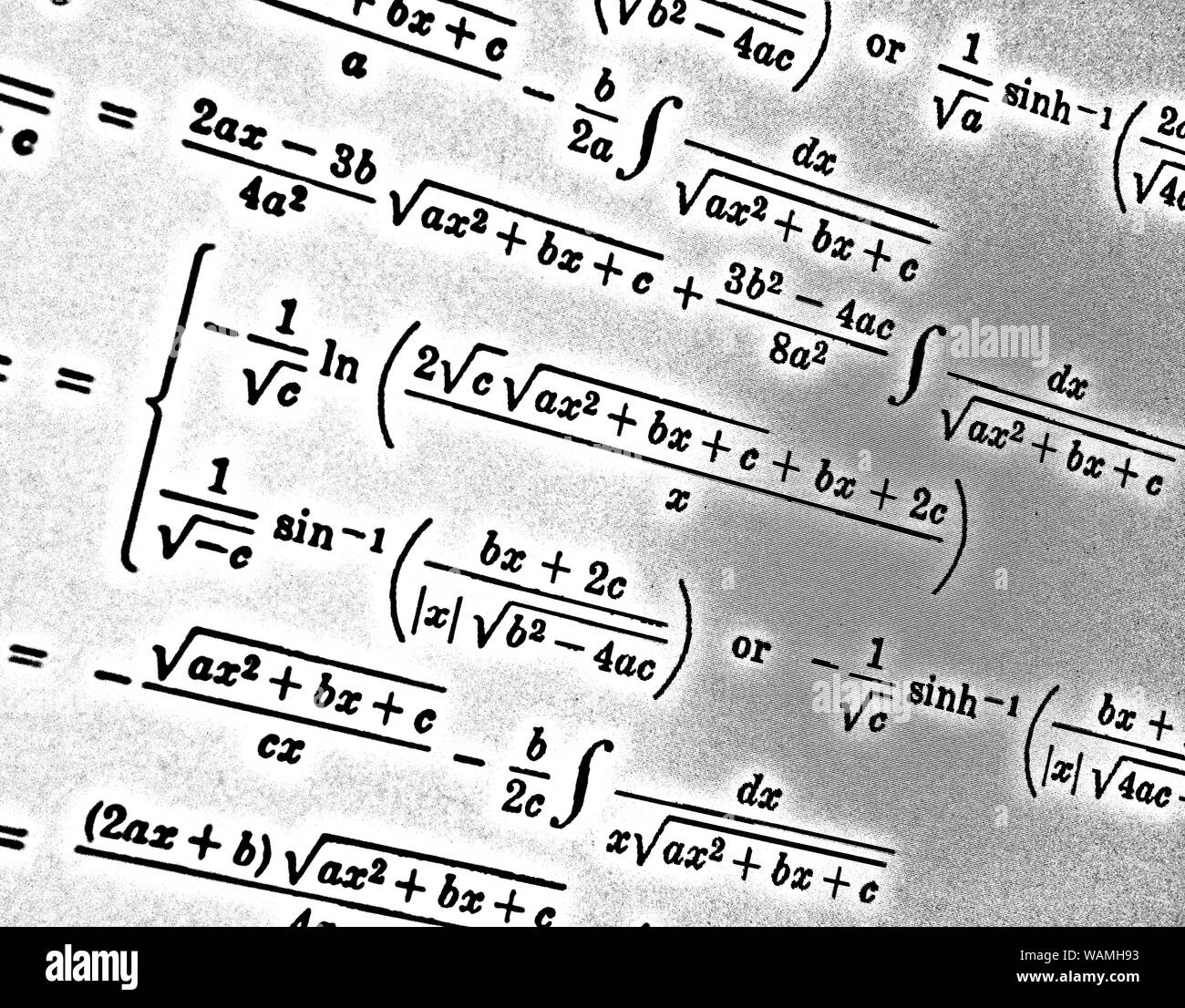 Gran numero di formule matematiche su uno sfondo bianco HDR Foto Stock