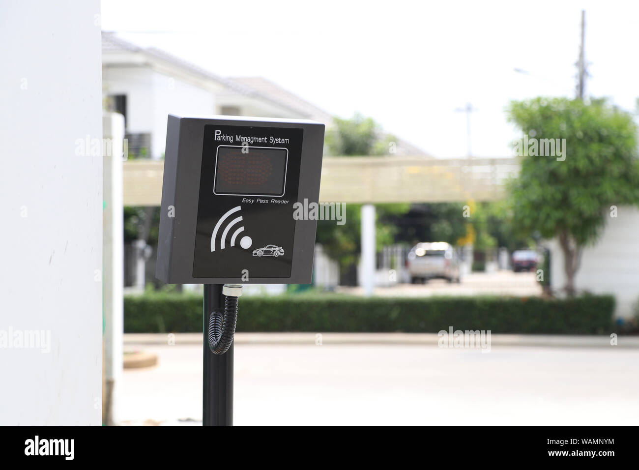 Controllo di accesso dei veicoli di entrata e di uscita per la sicurezza e  la privacy. Sensore automatico per il sistema di ingresso e di uscita Foto  stock - Alamy