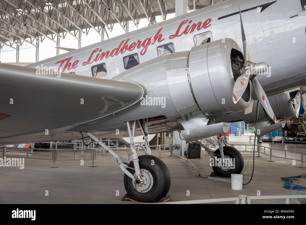 Douglas DC-2 14-seat, bimotore aereo di linea Boeing il Museo del Volo, Boeing Field, Tukwila, nello Stato di Washington, USA Foto Stock