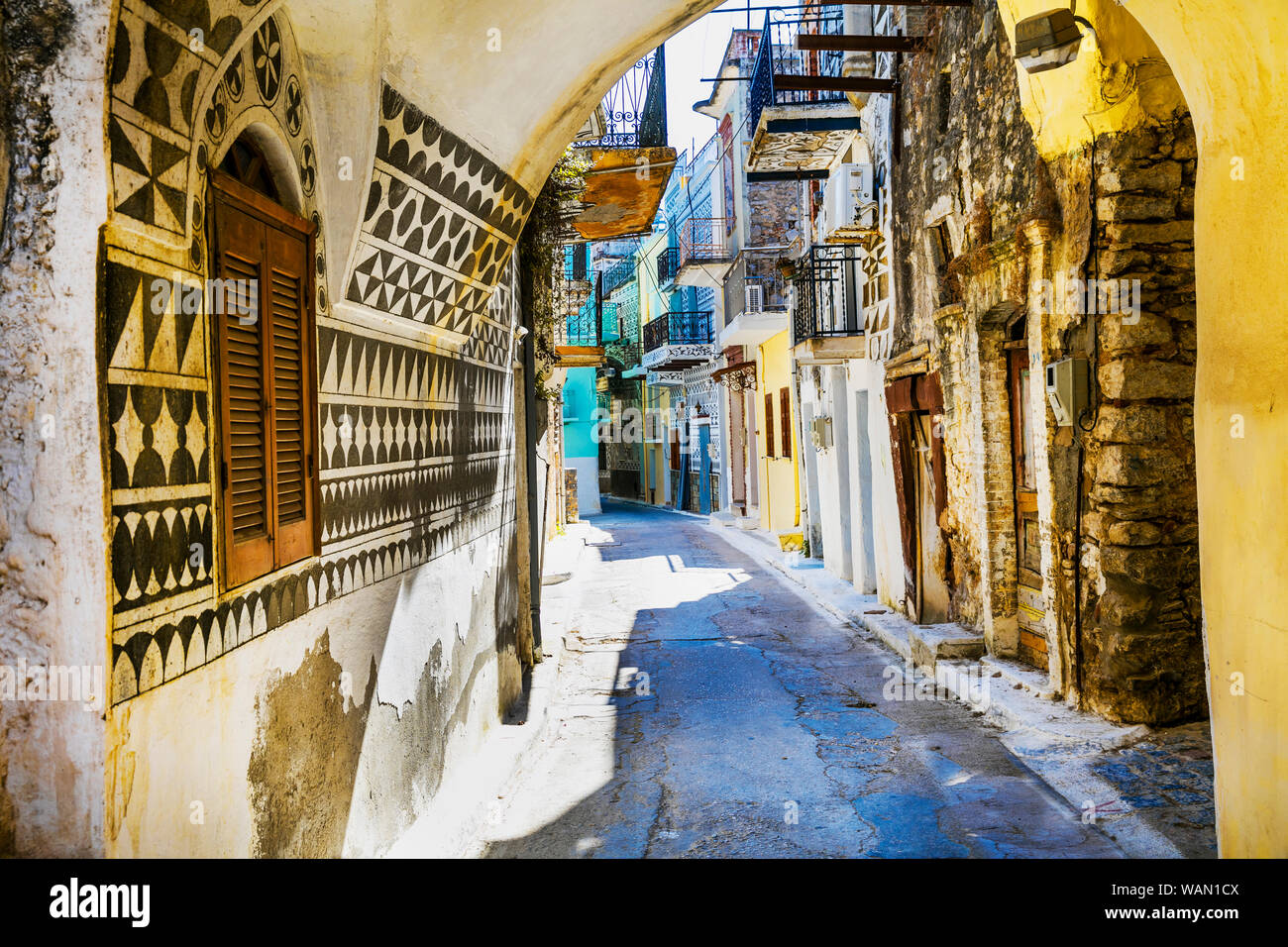 Unico bellissimo villaggio tradizionale Pyrgi nell isola di Chios. chiamato scolpito(verniciato) villaggio in Grecia Foto Stock