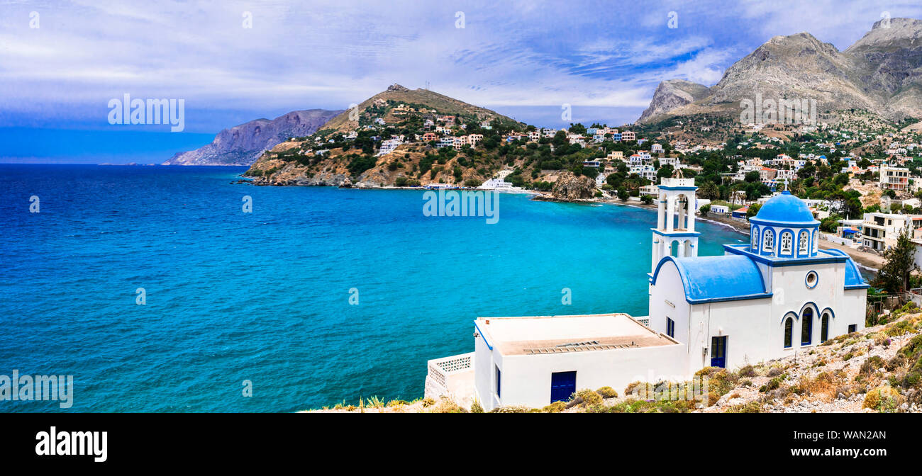 Imponente monastero,mare e monti in isola di Kalymnos,Grecia. Foto Stock