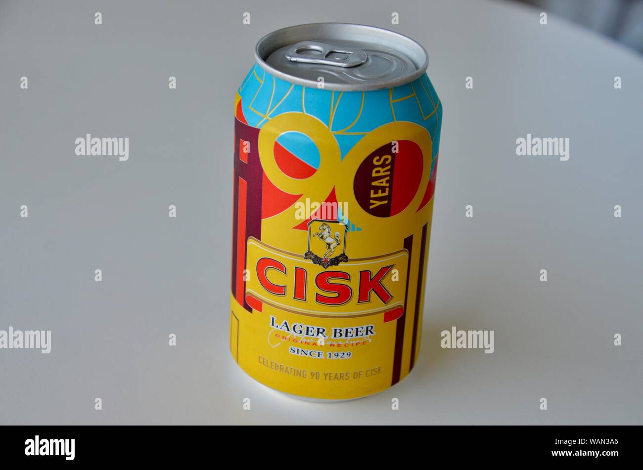 Un può di maltese birra lager cisk marca malta Foto Stock