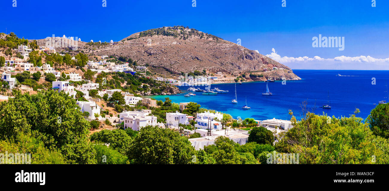 Meravigliosa isola di Leros, paesaggi con tradizionale villaggio Platanos .Dodecaneso, Grecia Foto Stock