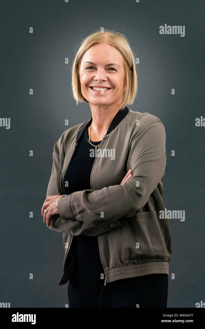 Edimburgo, Scozia, Regno Unito. Il 21 agosto 2019. Mariella Frostrup a Edinburgh International Book Festival. Mariella Frostrup il nuovo libro di donne selvatiche raccoglie i racconti di ben noti e sconosciuti e donne provenienti da tutto il mondo e di tutti i secoli, tenuto nei viaggi dall'Antartide per le Ande. a Edinburgh International Book Festival 2019. Iain Masterton/Alamy Live News. Foto Stock