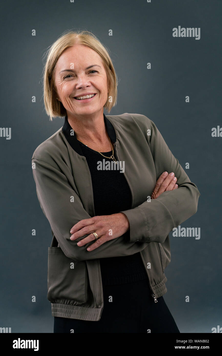 Edimburgo, Scozia, Regno Unito. Il 21 agosto 2019. Mariella Frostrup a Edinburgh International Book Festival. Mariella Frostrup il nuovo libro di donne selvatiche raccoglie i racconti di ben noti e sconosciuti e donne provenienti da tutto il mondo e di tutti i secoli, tenuto nei viaggi dall'Antartide per le Ande. a Edinburgh International Book Festival 2019. Iain Masterton/Alamy Live News. Foto Stock