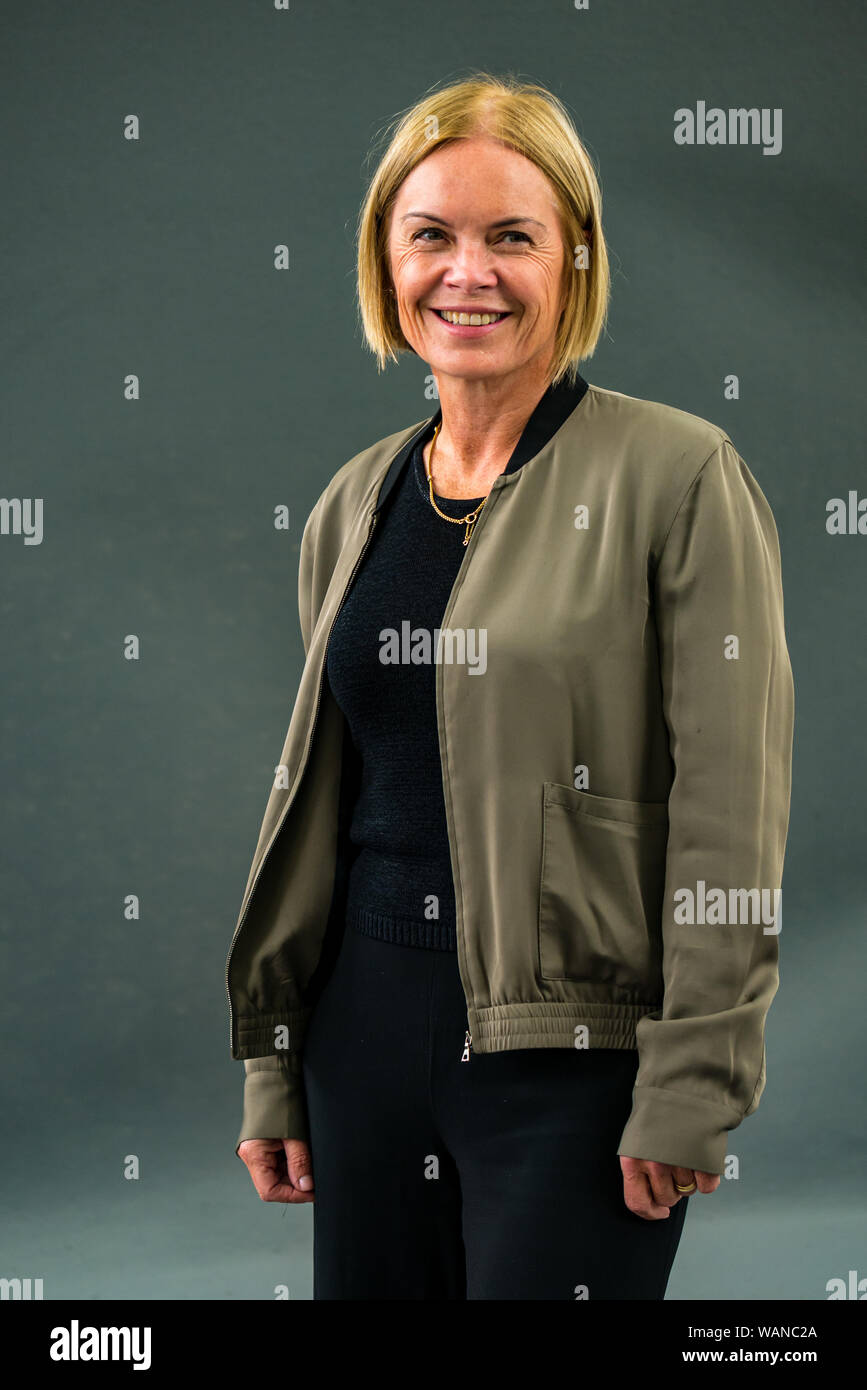 Festival Internazionale del Libro di Edimburgo, Scozia, Regno Unito: Mariella Frostrup, giornalista norvegese-scozzese e presentatrice di arti Foto Stock