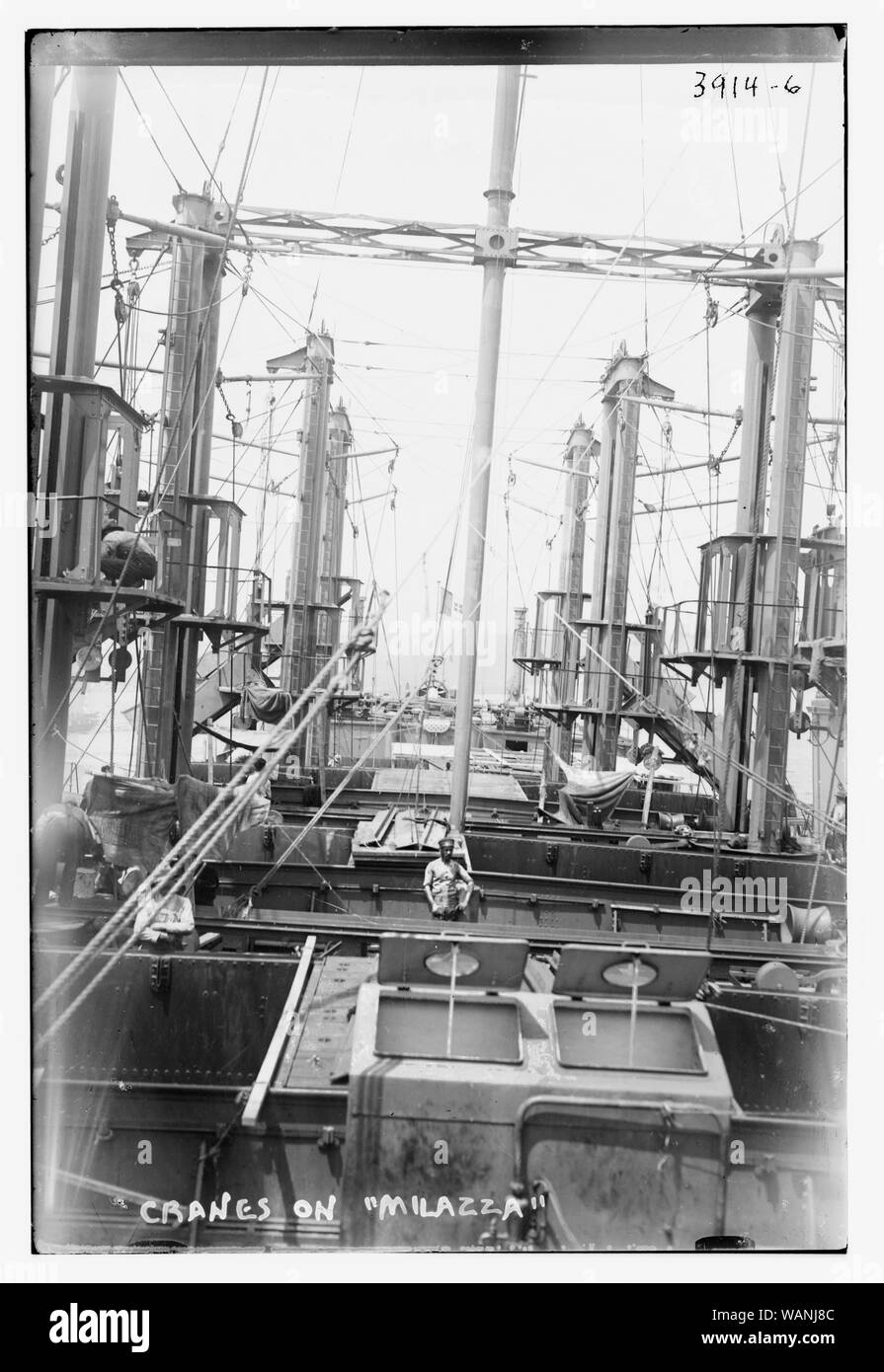 Gru sul MILAZZA [ossia MILAZZO] Foto Stock