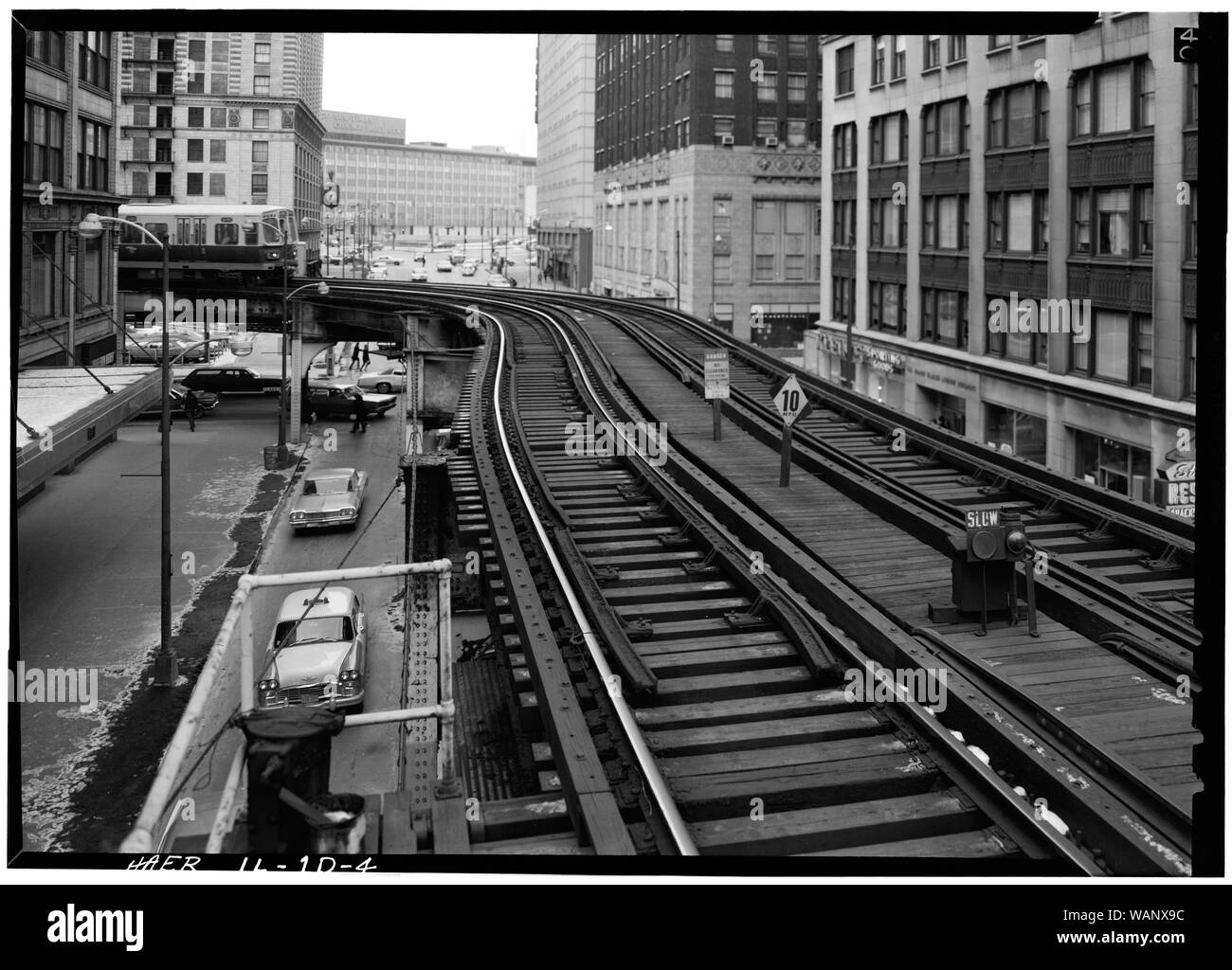 4. Curva da Wabash Avenue al Lago di San dalla stazione Piattaforma.; inglese: 4. Curva da Wabash Avenue al Lago di San dalla piattaforma della stazione. - Unione ferrovia sopraelevata, Randolph-Wabash Avenue stazione, Randolph Street & Wabash Avenue, Chicago, Contea di Cook, il Foto Stock