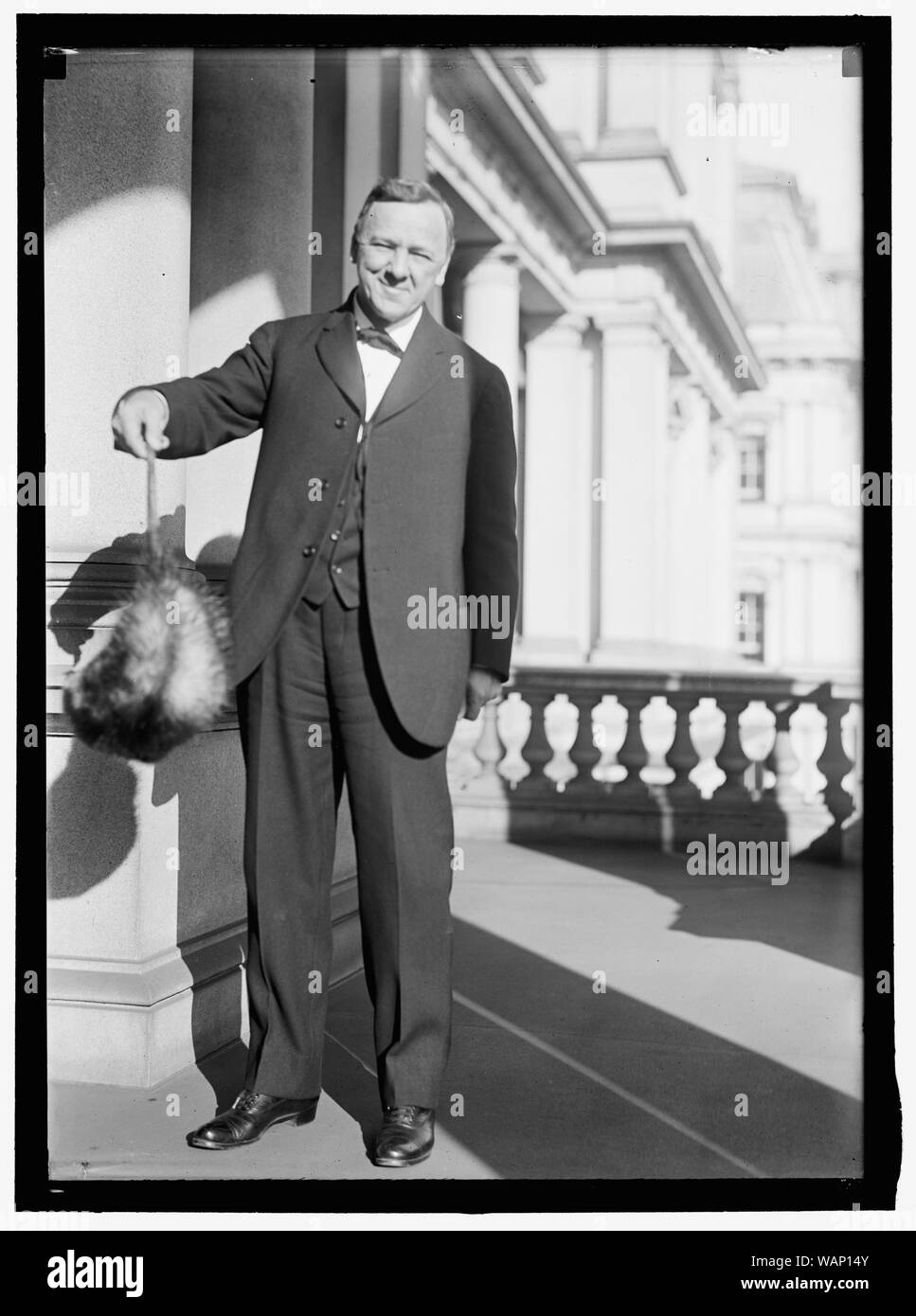 DANIELS, Josephus. Il segretario della Marina Militare, 1913-1921. Con un opossum Foto Stock