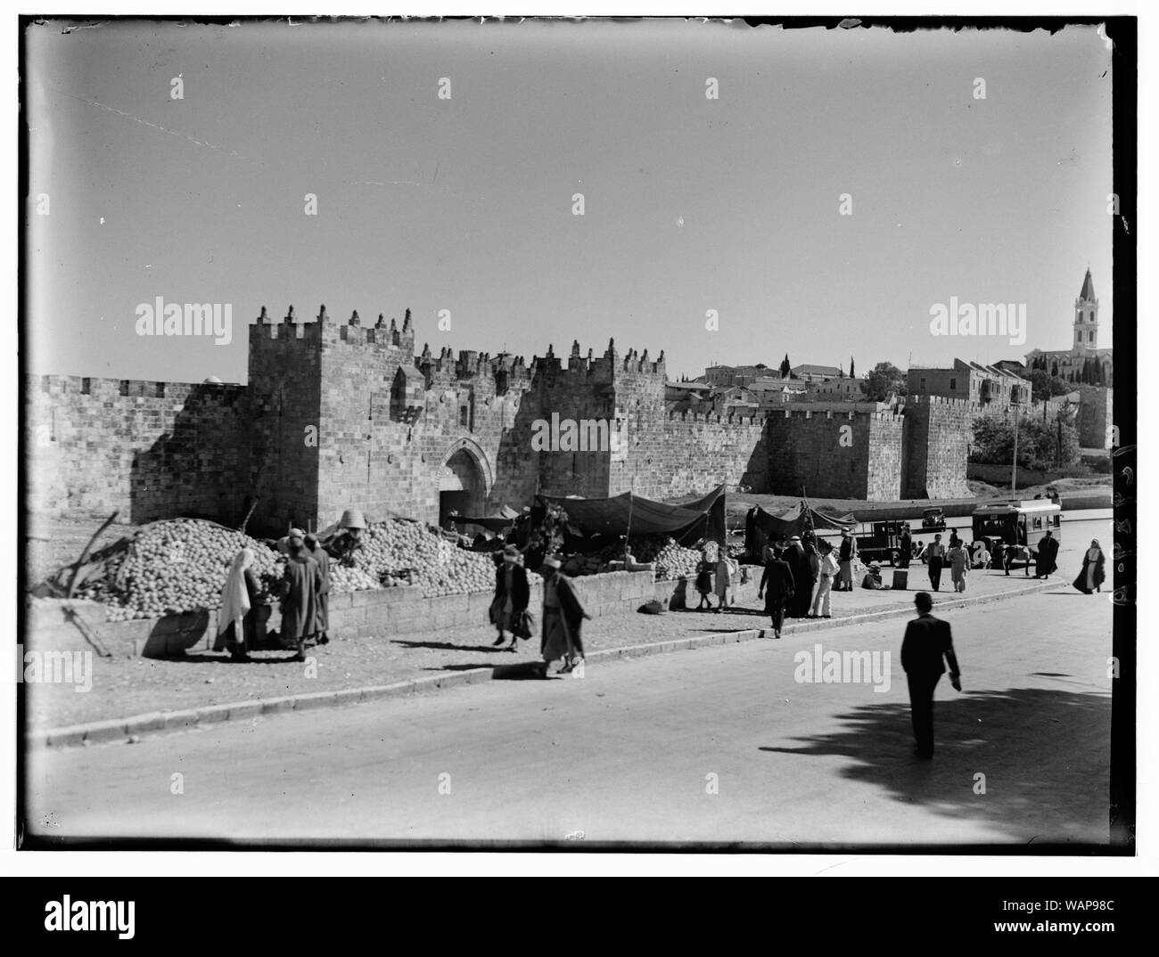 Damasco Gate & orange pile, vista generale, distanti. Adottate il 6 maggio '44 Foto Stock