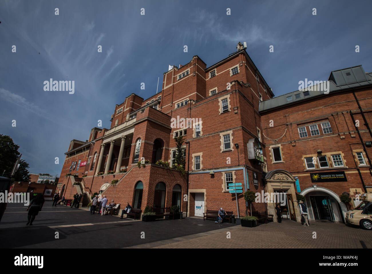 Londra, Regno Unito. 21 Agosto, 2019. L'ingresso principale al Kia home ovale a Surrey Cricket Club come Surrey prendere su Hampshire il giorno 4 della contea di Specsavers partita di campionato. David Rowe/Alamy Live News Foto Stock