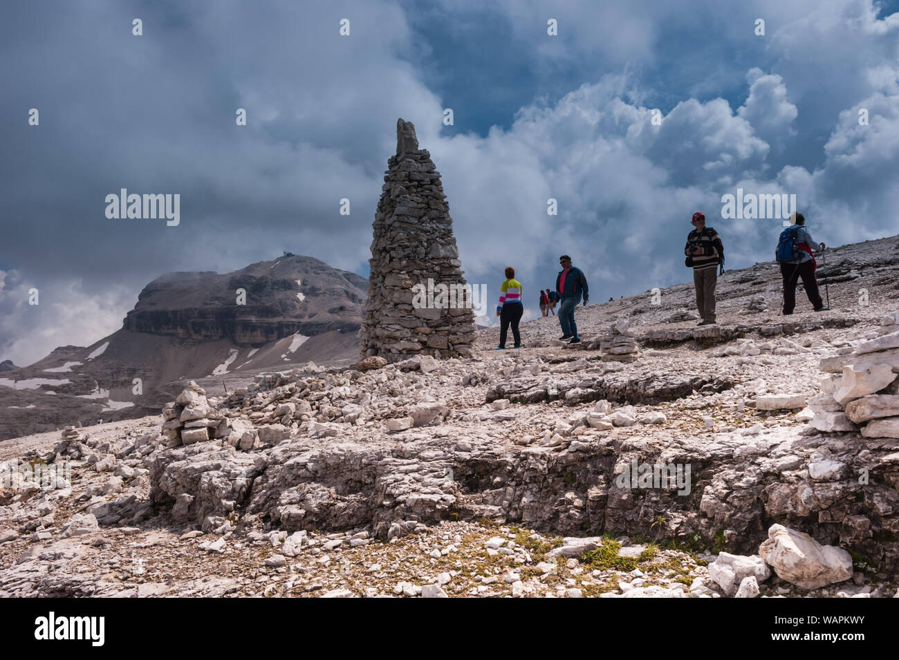 Il Sasso Pordoi, la 'Terrazza delle Dolomiti in Alto Adige, Italia Foto Stock