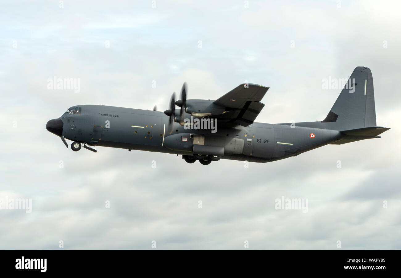 Francese Air Force Hercules C-130J uscire il Royal International Air Tattoo 2019 Foto Stock