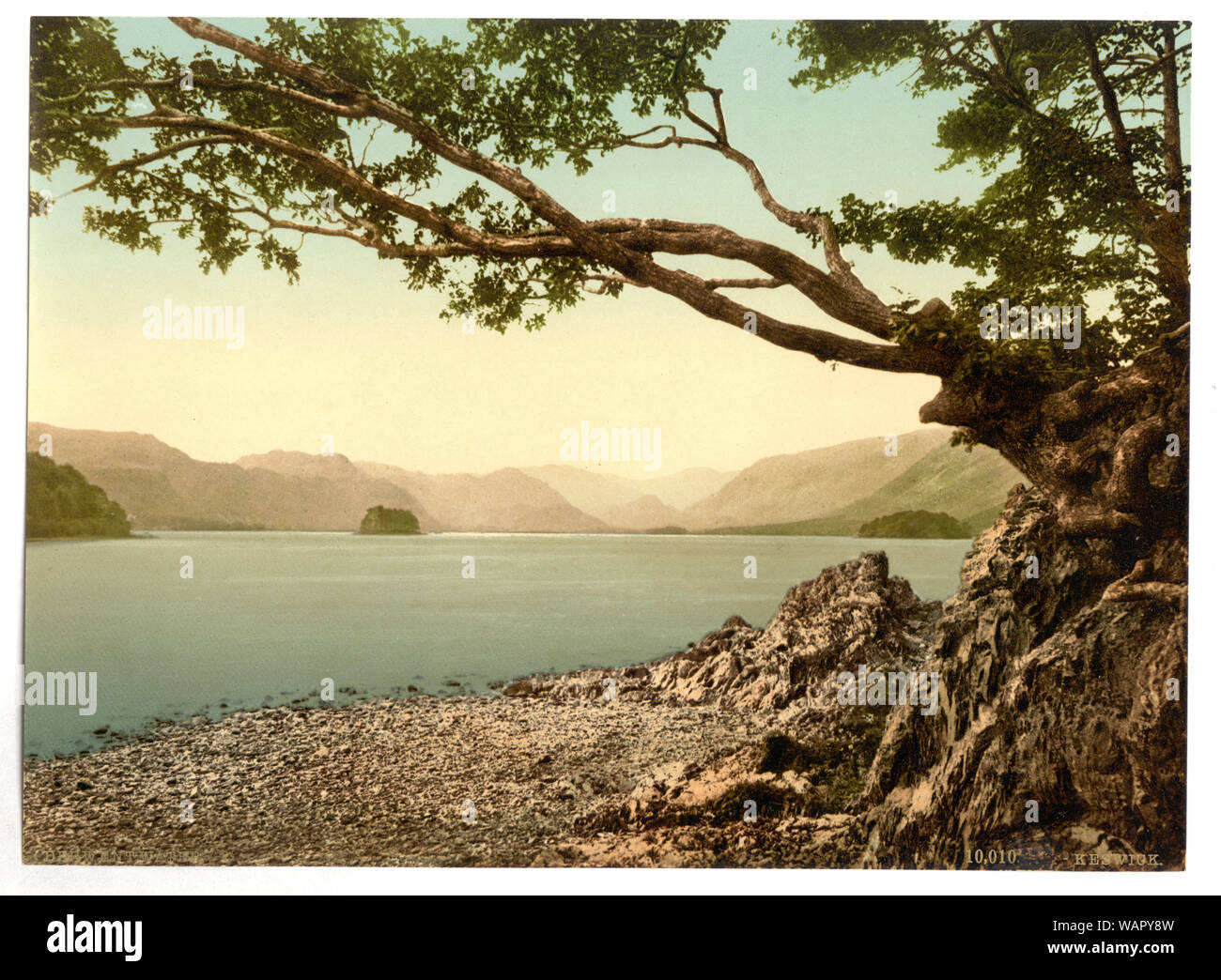 Derwentwater, Keswick, dai frati' roccioso, Lake District, Inghilterra; fa parte di: Viste delle isole britanniche, nella stampa Photochrom collection.; stampa n. 10010.; titolo dalla Detroit Publishing Co., catalogo J-sezione estera, Detroit, Michigan. : Detroit Publishing Company, 1905.; ulteriori informazioni circa la stampa Photochrom Collection è disponibile a http://hdl.loc.gov/loc.pnp/pp.pgz Foto Stock