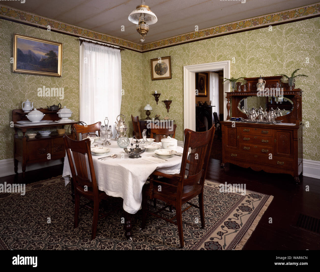 La sala da pranzo nella casa di proprietà di African American statista, Frederick Douglass, situato nel quartiere di Anacostia di Washington, D.C. Foto Stock