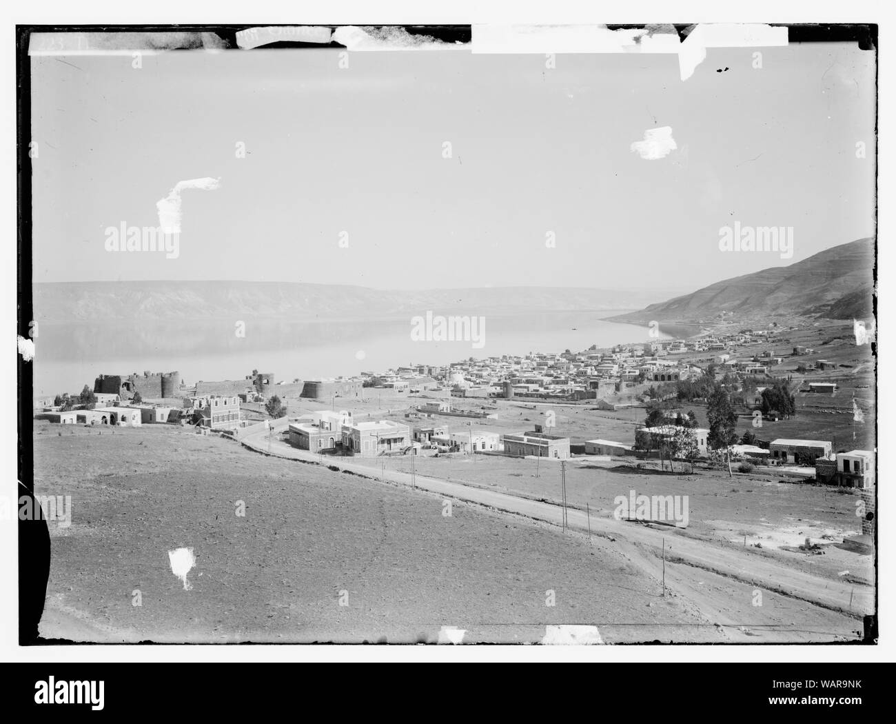 Vista in lontananza di Tiberiade Foto Stock