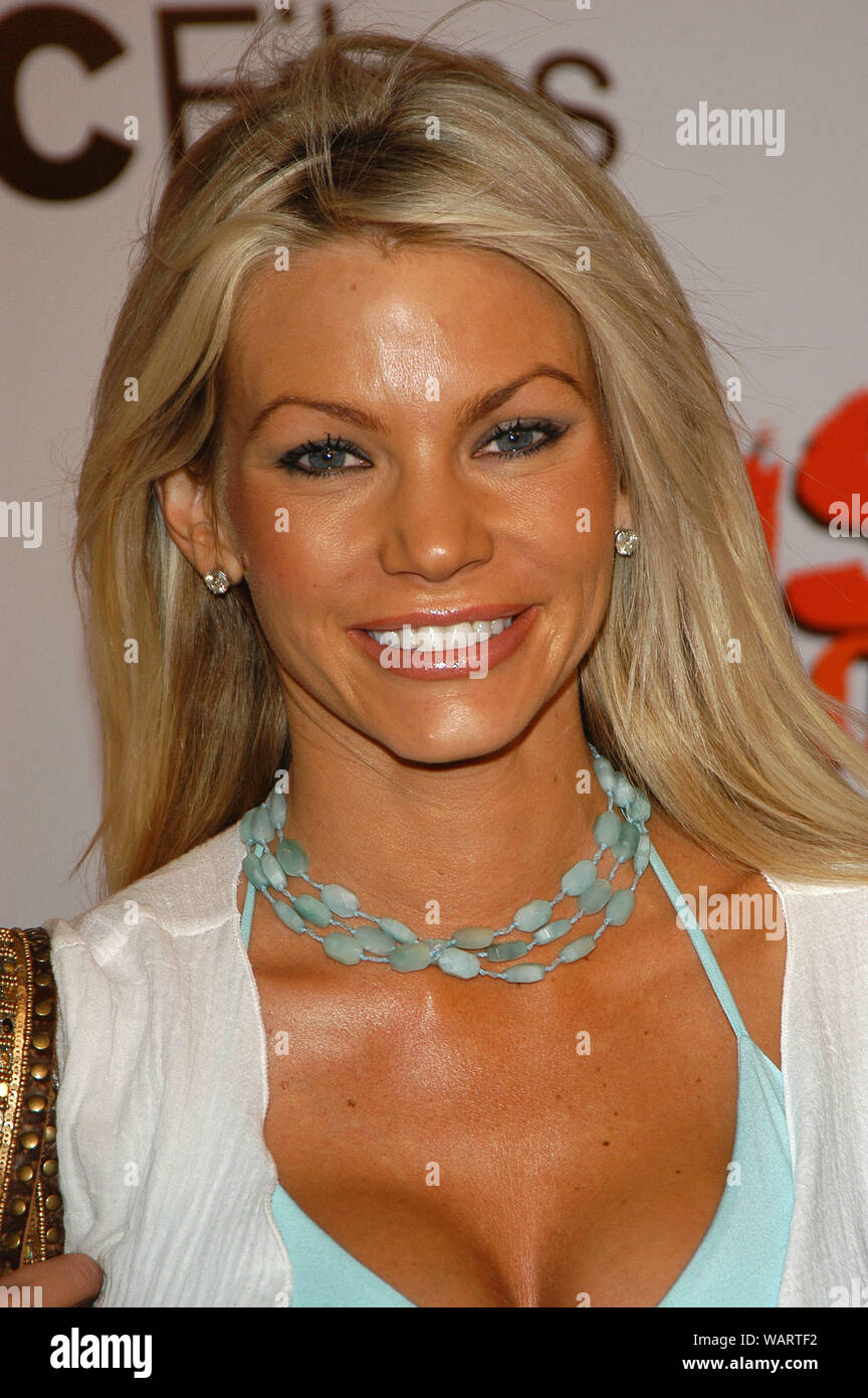 Gabrielle Tuite presso il Los Angeles Premiere del 'dovere in gloria" tenutasi presso il Cineramadome al Arclight in Hollywood, CA. La manifestazione ha avuto luogo il mercoledì 30 marzo, 2005. Foto di: SBM / PictureLux - Tutti i diritti riservati - Riferimento File # 33855-2139SBMPLX Foto Stock