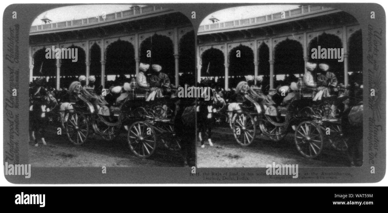Durbar, Delhi, India: S.S. il Raja di Jind, nel suo argento massiccio phaeton, presso l'anfiteatro Foto Stock