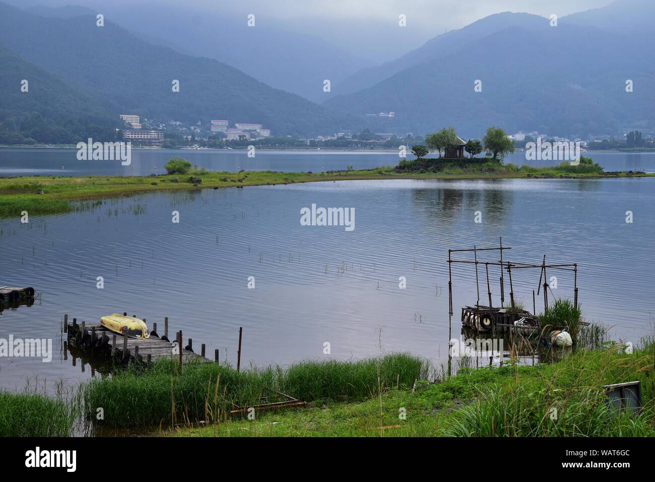 Viste intorno al Monte Fuji Giappone incluso Kawaguchiko Tenjozan Park, Lago Kawaguchi dal traghetto sul lago e la gondola e osservazione. Asia. Foto Stock