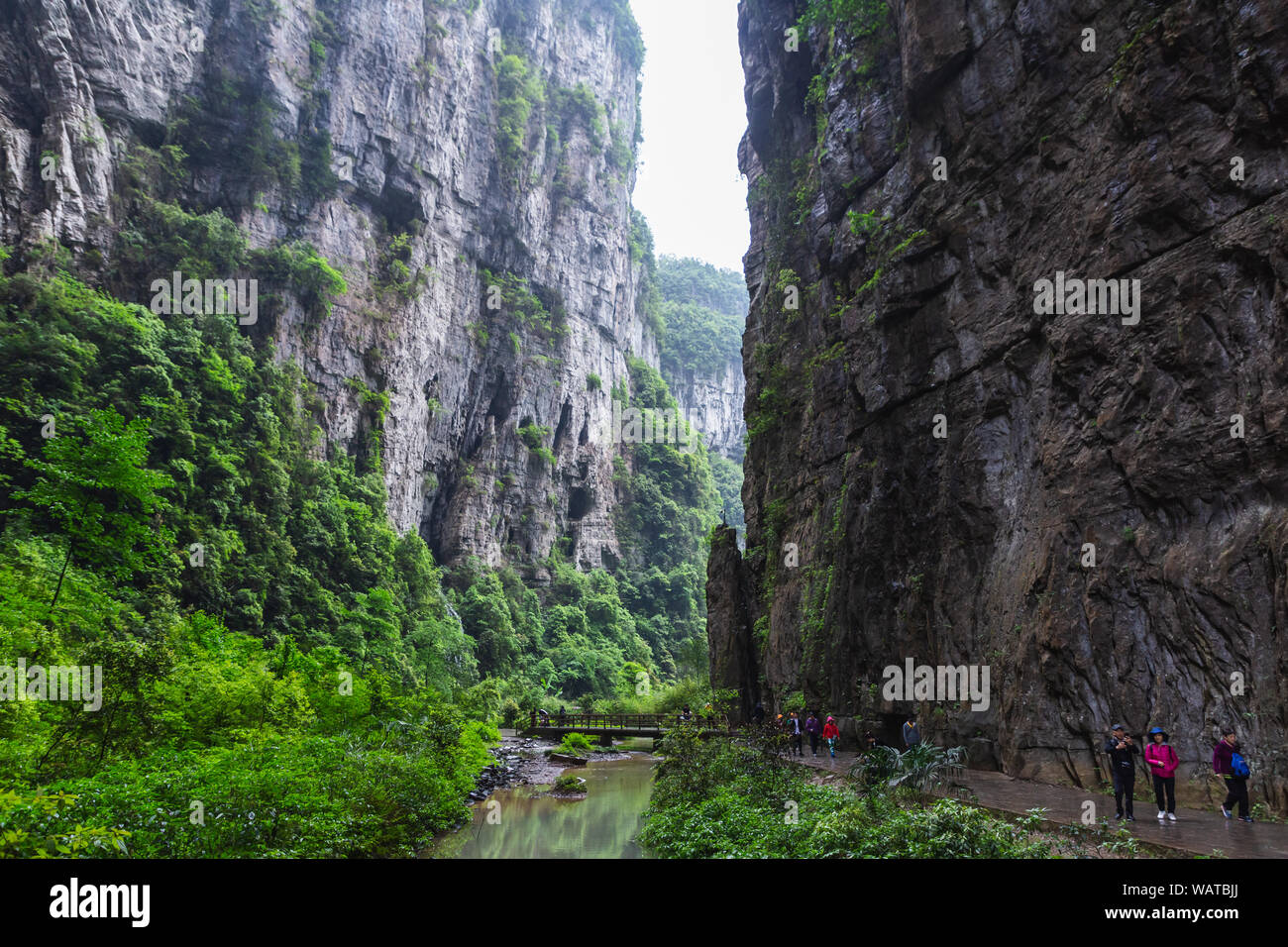 Tre ponti naturali Geoparco nazionale (Tian Keng San Qiao) è un patrimonio mondiale UNESCO di Wulong a Chongqing Cina. Foto Stock