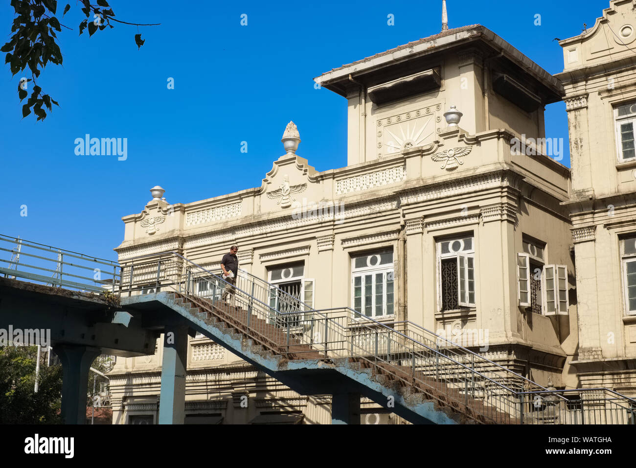 Seth Jamshedji Dadabhai Amaria Agiary (anche: Sodawaterwala Parsi Fire Tempio), un Parsi tempio in Anandilal Podar Marg, Marine Lines, Mumbai, India Foto Stock