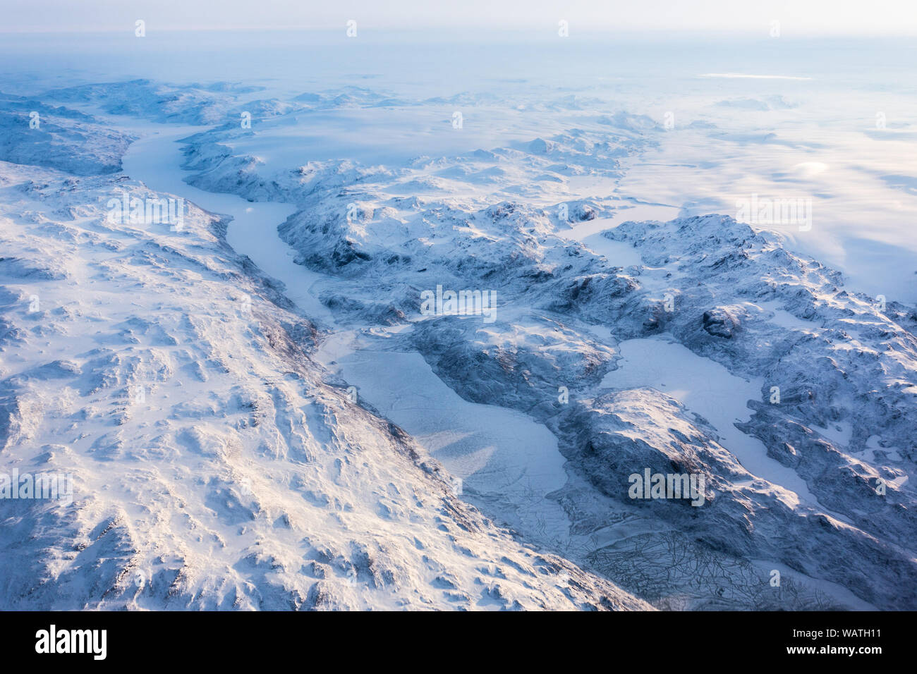 Groenlandese calotta di ghiaccio con montagne congelati e fjord vista aerea, nei pressi di Nuuk, Groenlandia Foto Stock