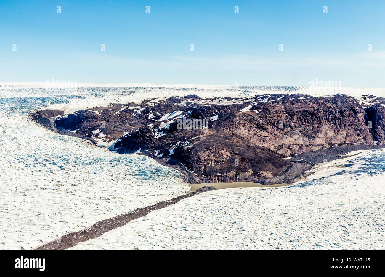 Fusione groenlandese lastra di ghiaccio del ghiacciaio vista aerea dal piano, vicino a Kangerlussuaq in Groenlandia Foto Stock