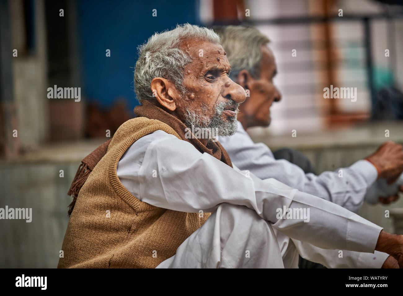 Uomo con enorme naso, la vita di strada, popolo di Nawalgarh Foto Stock